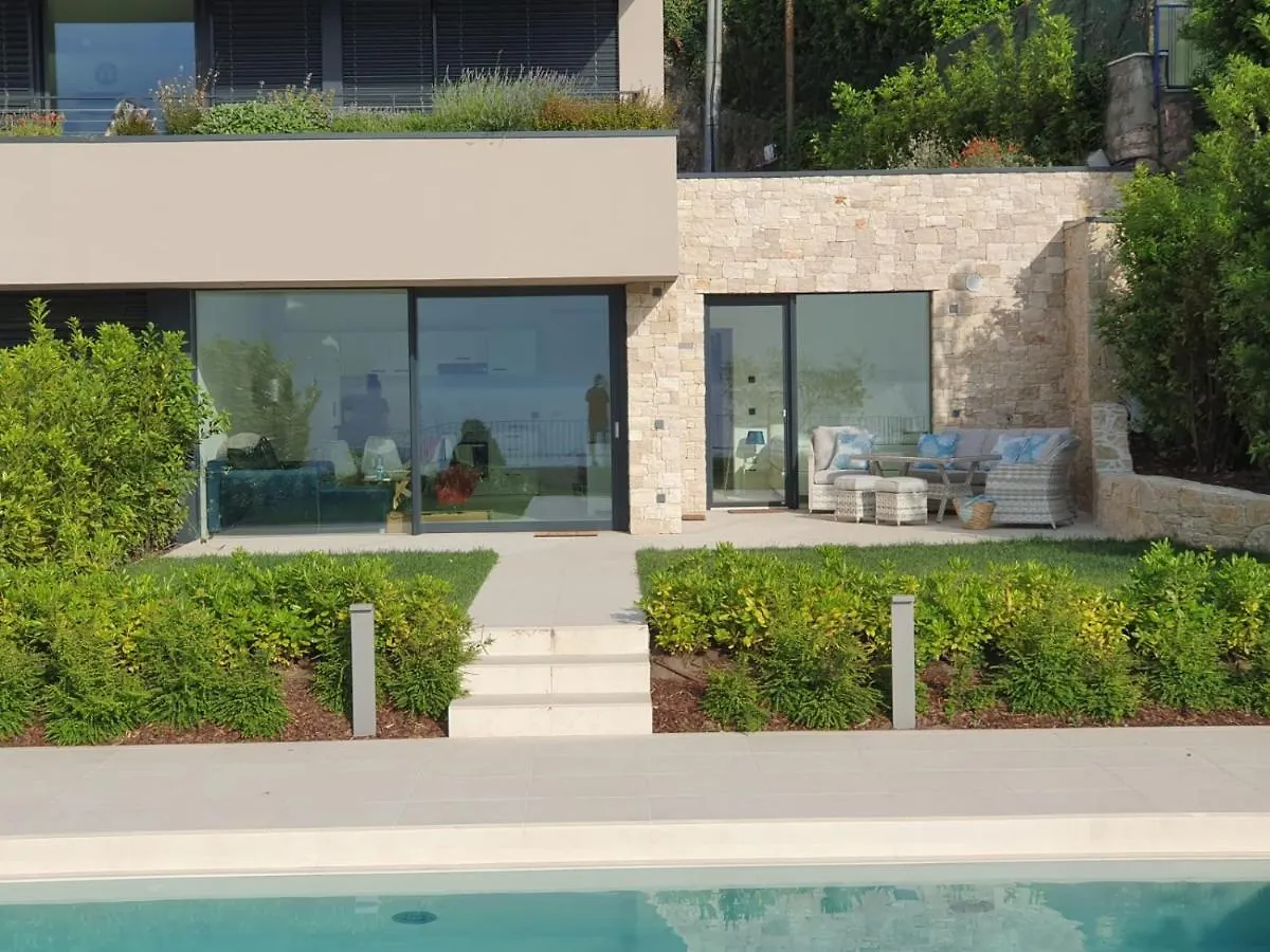 Le Rocce Apartment Torri Del Benaco Italy
